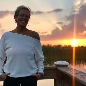 Meet your Posher, Debbie